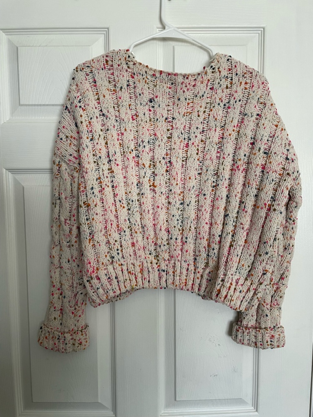 Moon & Madison Women’s Small Cozy Speckled Cream Cable-Knit Cropped Sweater - Picture 7 of 7